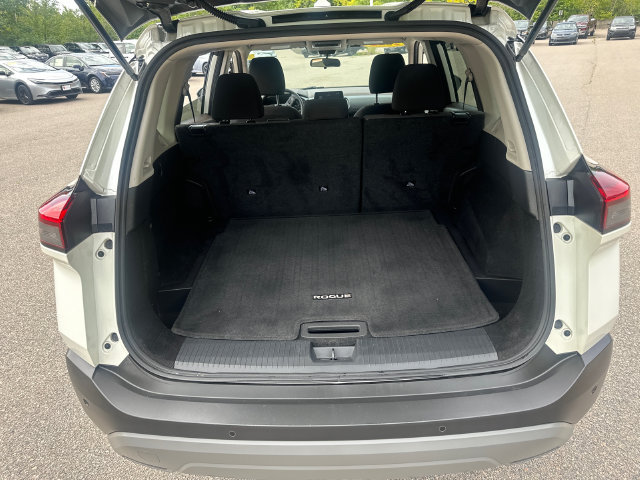 Used 2022 Nissan Rogue SV AWD/4WD image 14