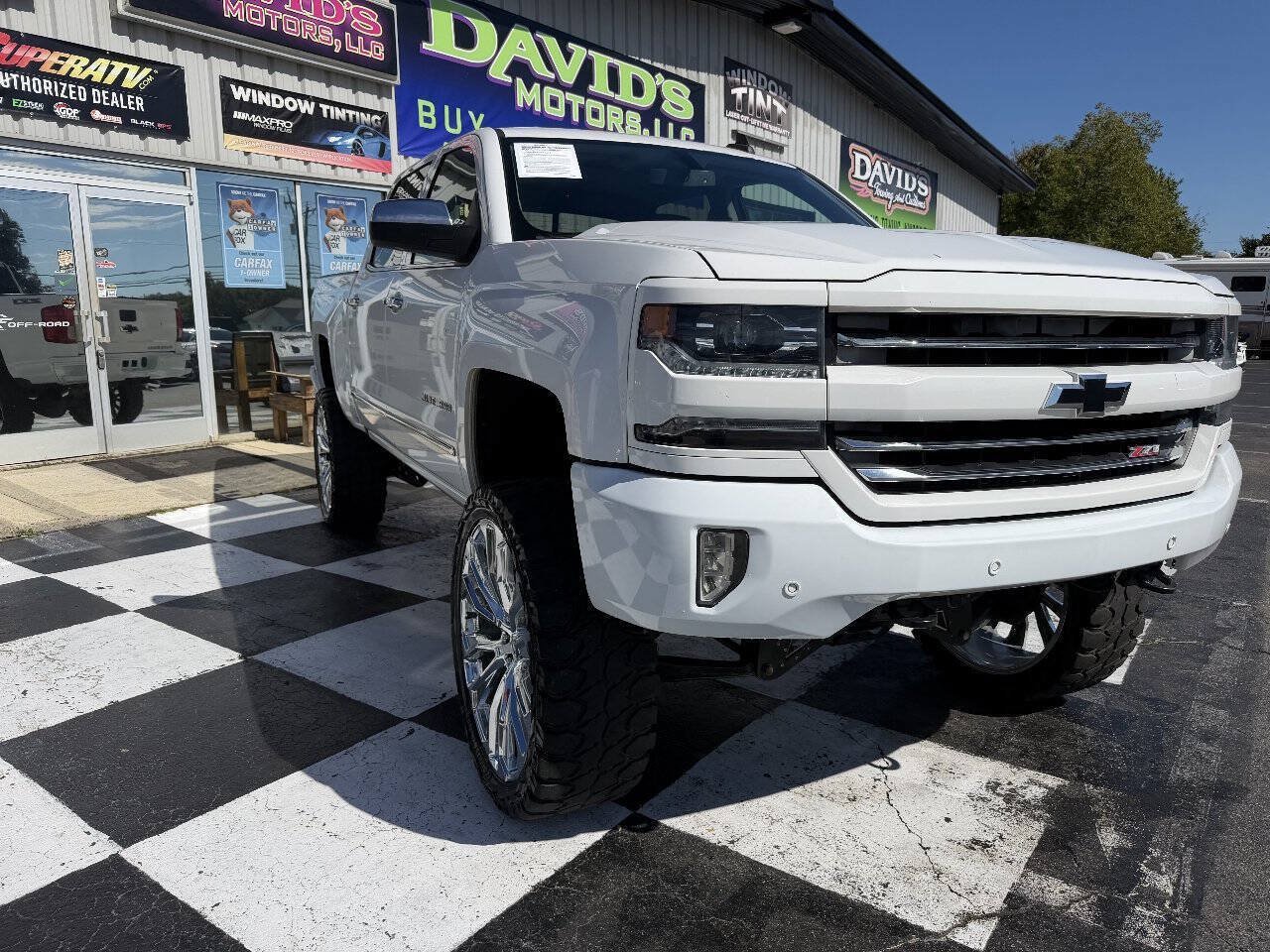 Used 2016 Chevrolet Silverado 1500 LTZ Z71 w/ LTZ Plus Package AWD/4WD image 4