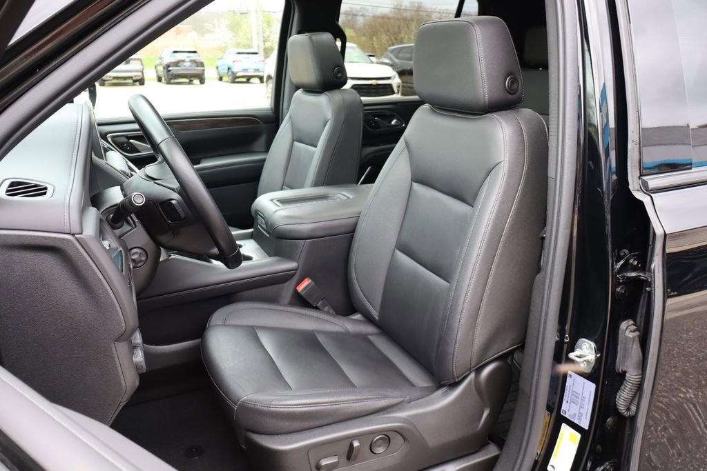Used 2022 Chevrolet Tahoe Z71 w/ Luxury Package image 16
