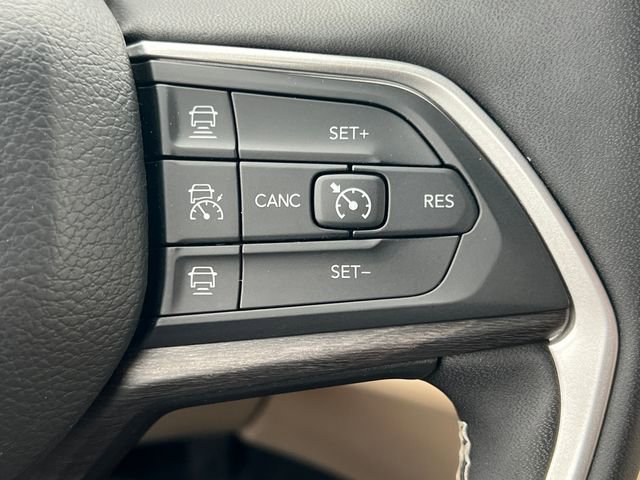 Certified 2023 Jeep Grand Cherokee Limited image 23