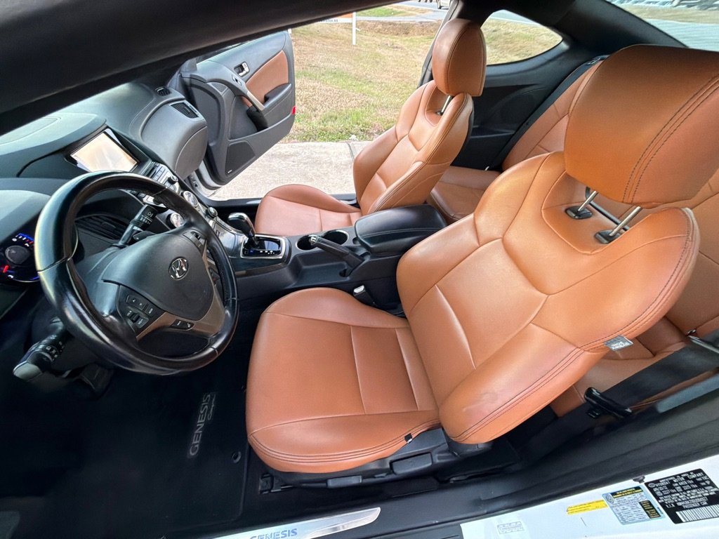 Used 2013 Hyundai Genesis 3.8 image 25