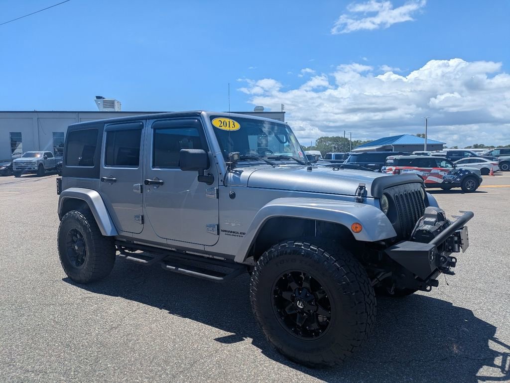 Used 2013 Jeep Wrangler Unlimited Sahara w/ Connectivity Group AWD/4WD image 4