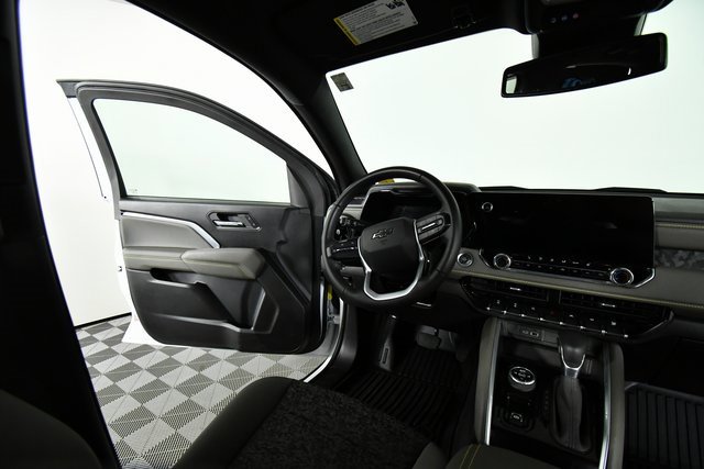 Used 2024 Chevrolet Colorado ZR2 w/ Safety Package image 19