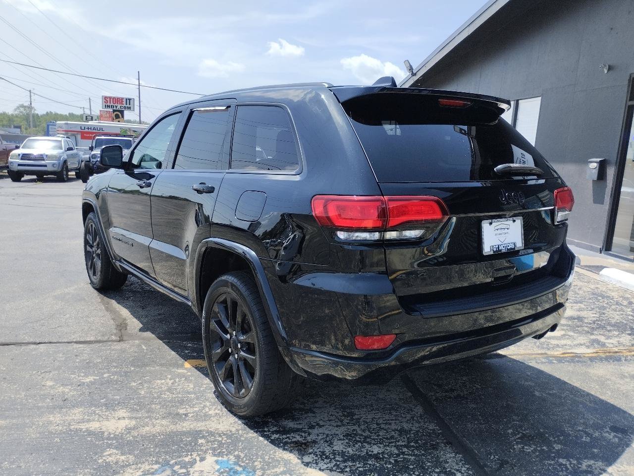 Used 2018 Jeep Grand Cherokee Altitude AWD/4WD image 10