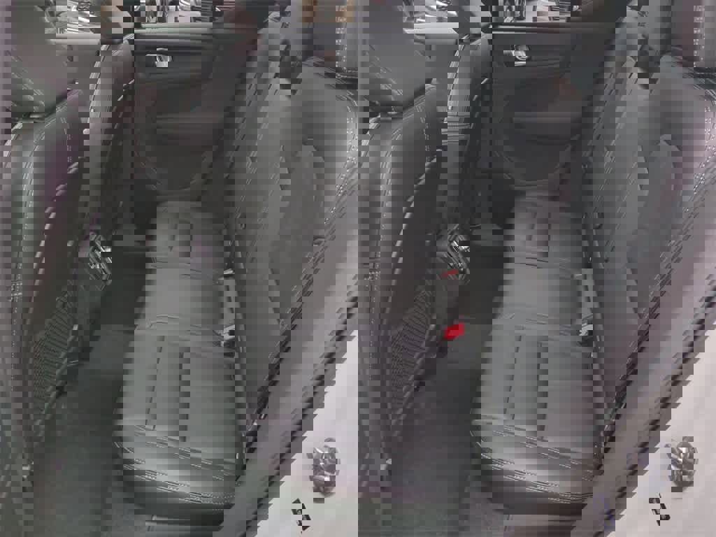 Used 2023 Volvo XC40 B5 Ultimate w/ Protection Package Premier image 12