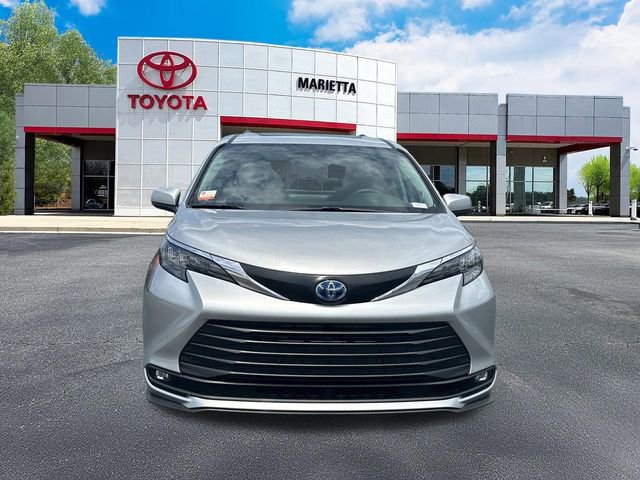 Certified 2025 Toyota Sienna XLE w/ XLE Plus Package FWD image 23