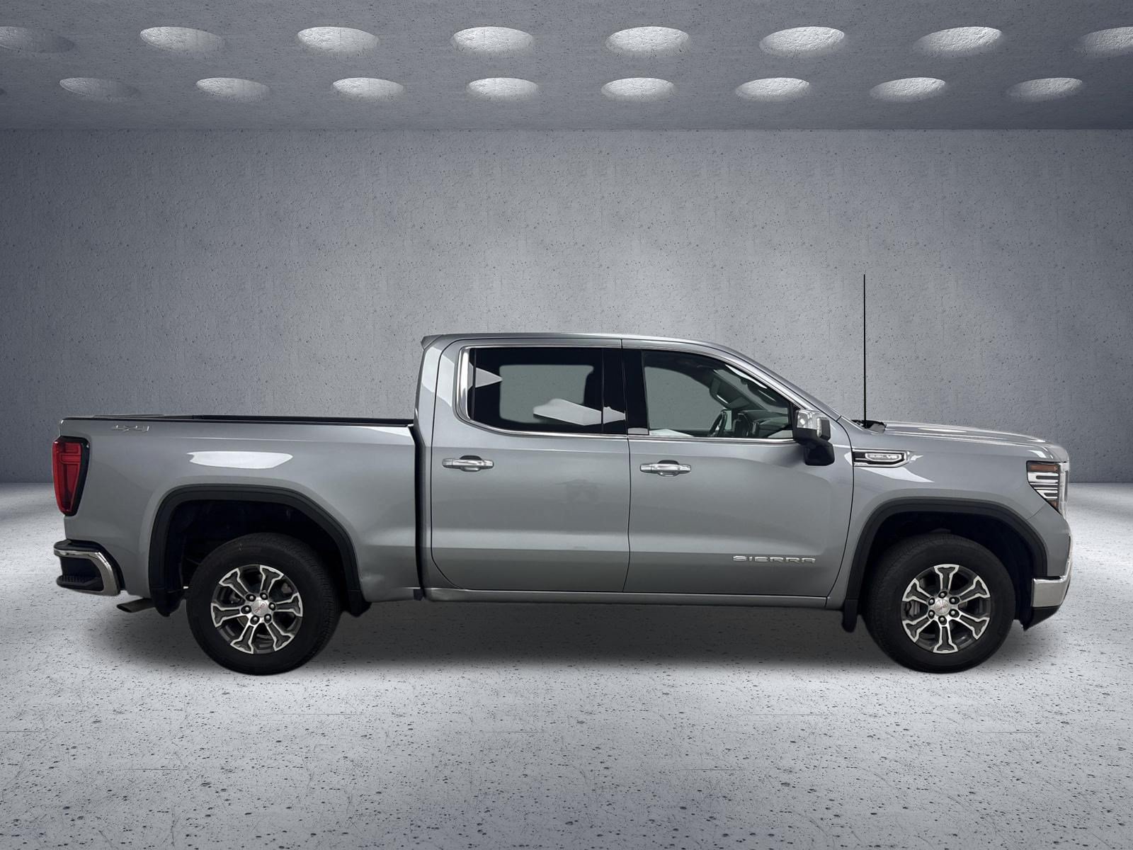 Used 2025 GMC Sierra 1500 SLT AWD/4WD image 6