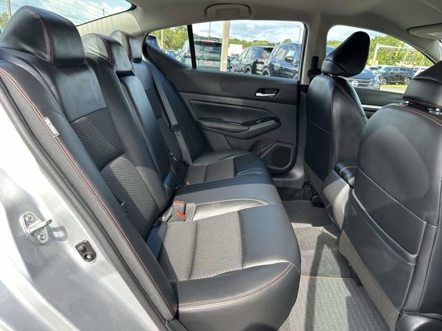 Used 2024 Nissan Altima 2.5 SR FWD image 12