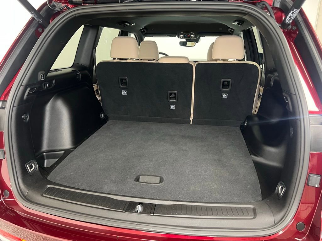 Used 2024 Jeep Grand Cherokee Limited image 7