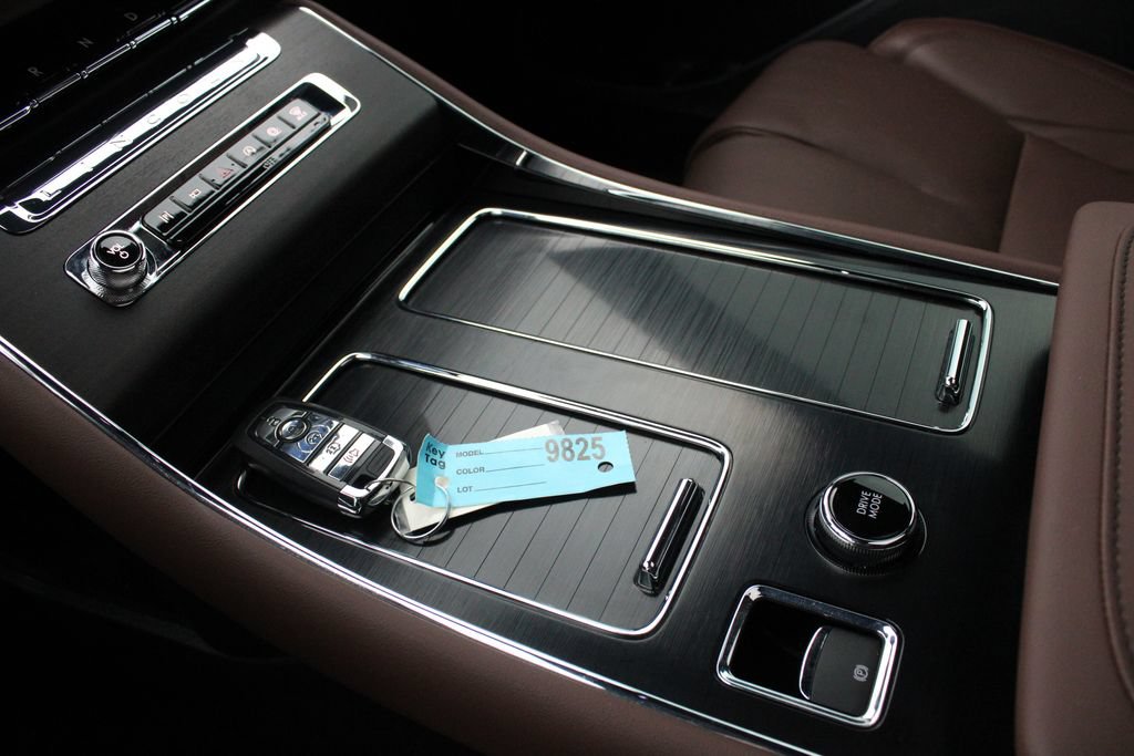 New 2026 Lincoln Aviator Reserve AWD/4WD image 17