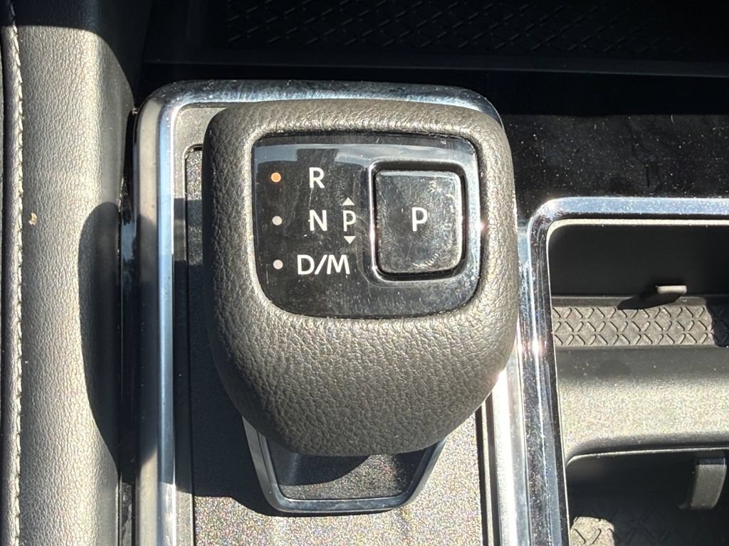 Used 2023 Nissan Pathfinder SL AWD/4WD image 18