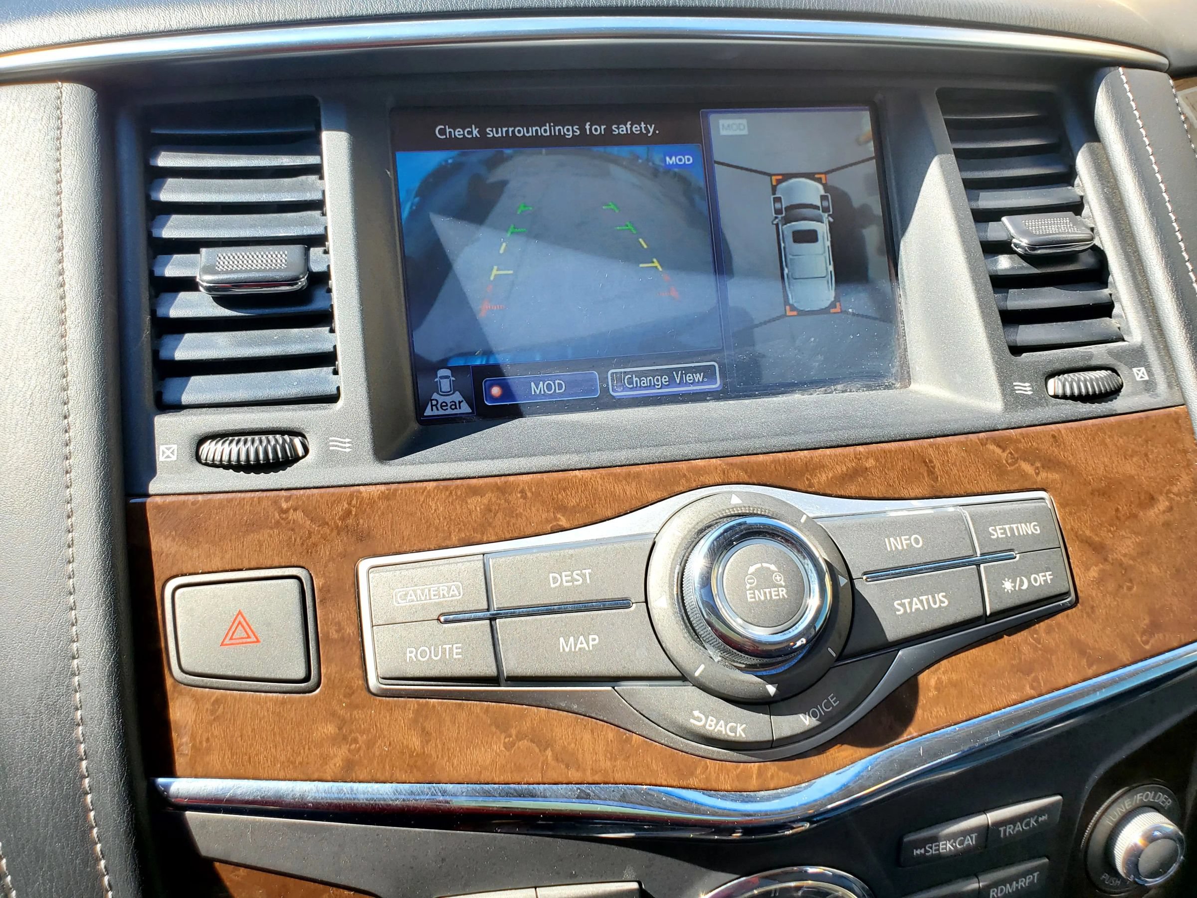 Used 2017 INFINITI QX80 4WD w/ Driver Assistance Package image 47