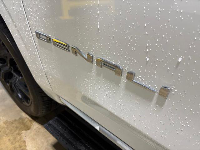Used 2023 GMC Yukon XL Denali w/ Denali Reserve Package image 29