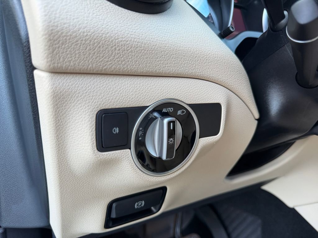 Used 2018 Mercedes-Benz CLA 250 image 40