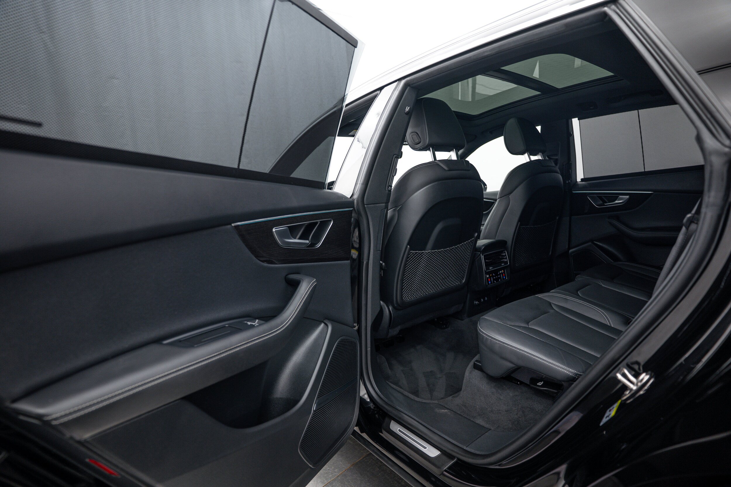 Certified 2024 Audi Q8 Prestige w/ Prestige Package AWD/4WD image 18