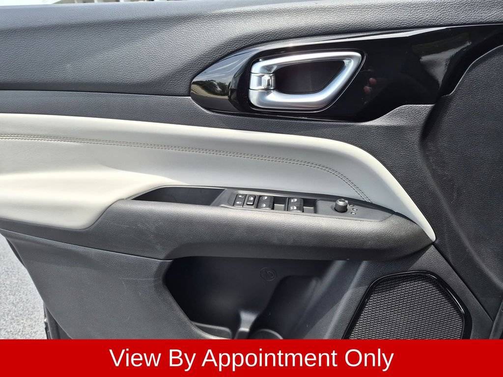 Used 2025 Jeep Compass Limited AWD/4WD image 19
