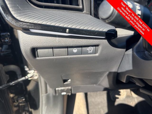 Certified 2025 Nissan Kicks SR image 18