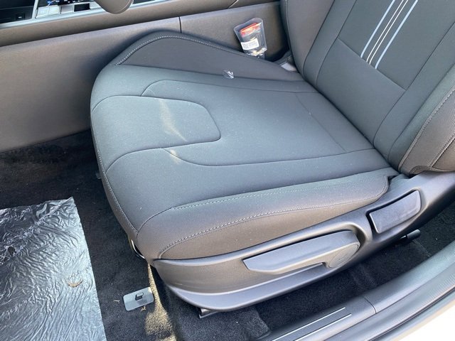 New 2025 Hyundai Elantra SEL image 28