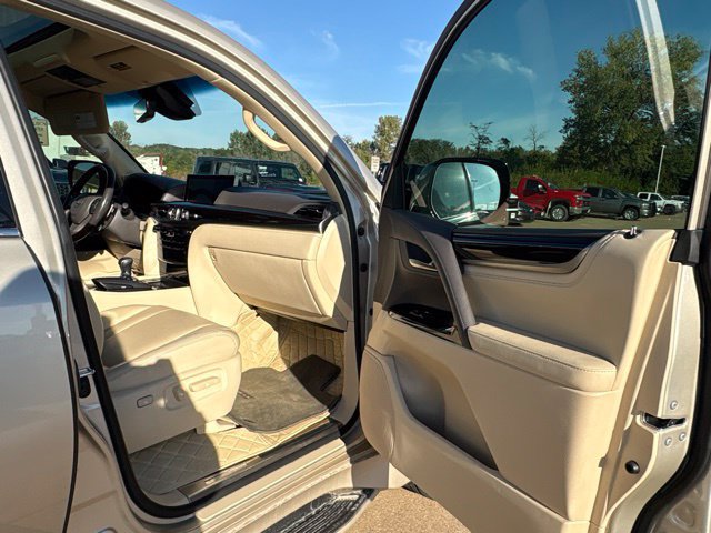Used 2018 Lexus LX 570 4WD image 22