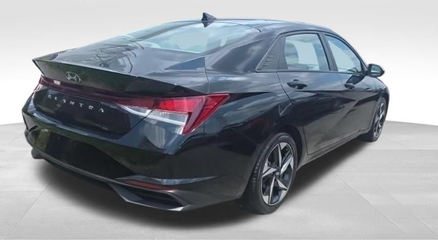 Used 2023 Hyundai Elantra SEL FWD image 4