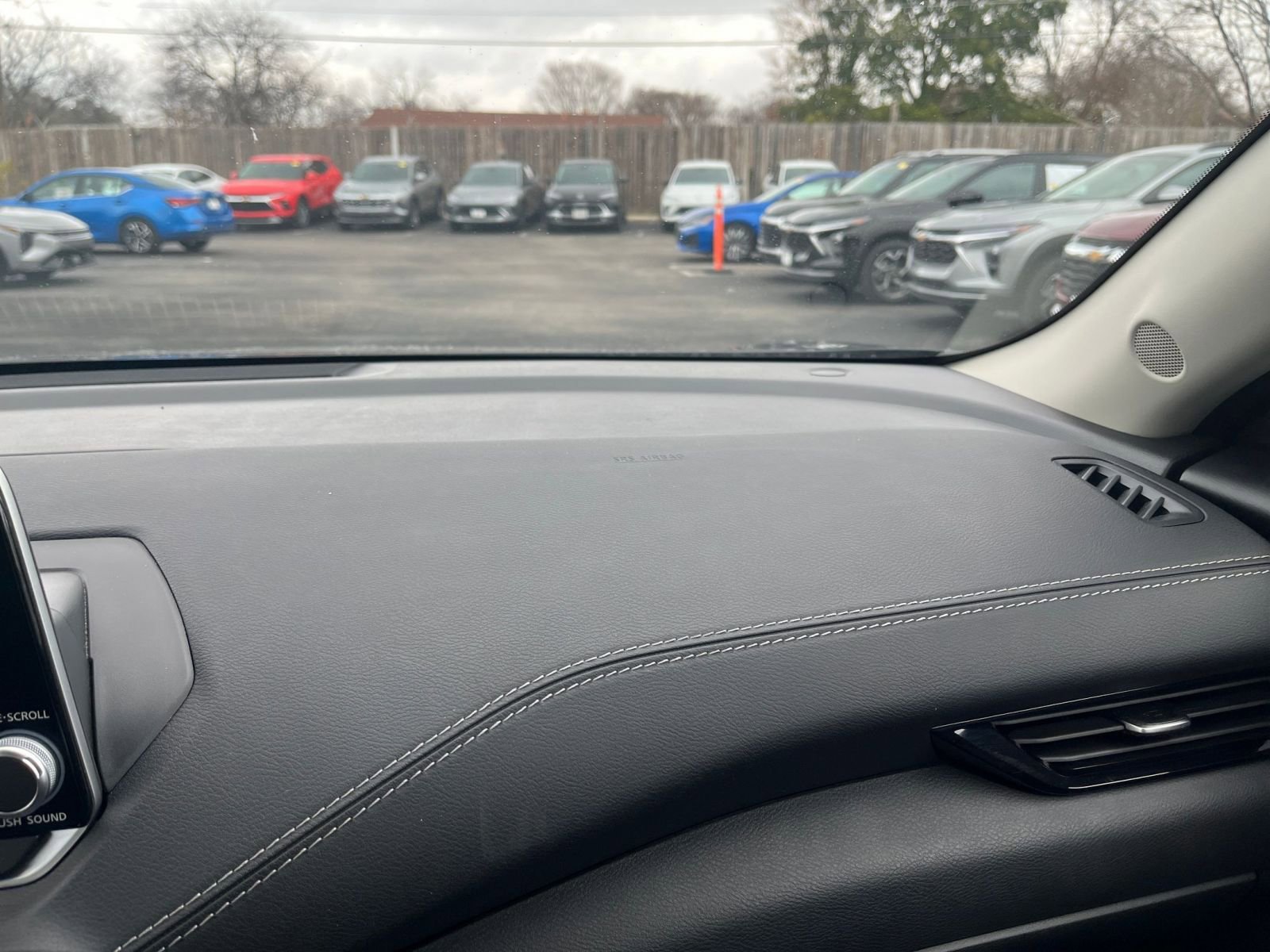 Used 2025 Nissan Sentra SV image 29