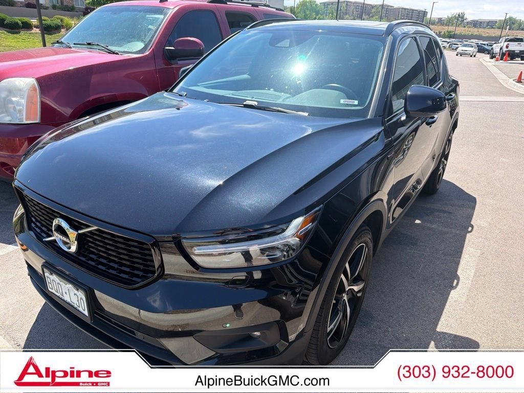 Used 2021 Volvo XC40 T5 R-Design