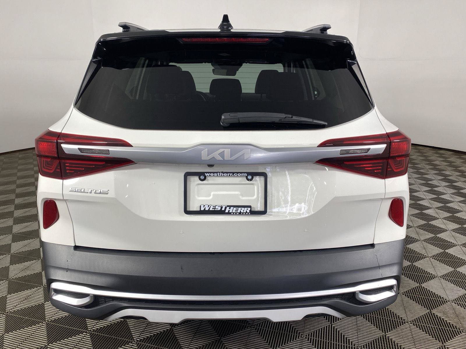 Used 2022 Kia Seltos S FWD image 6