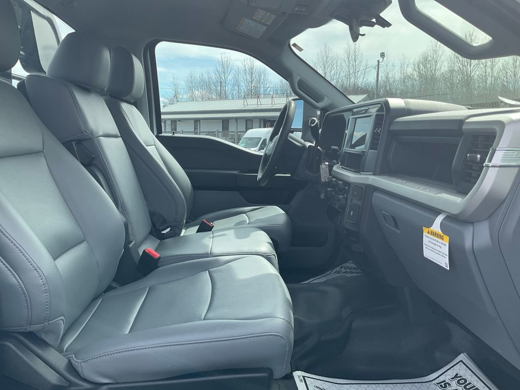 Used 2025 Ford F450 XL w/ XL Chrome Package image 12