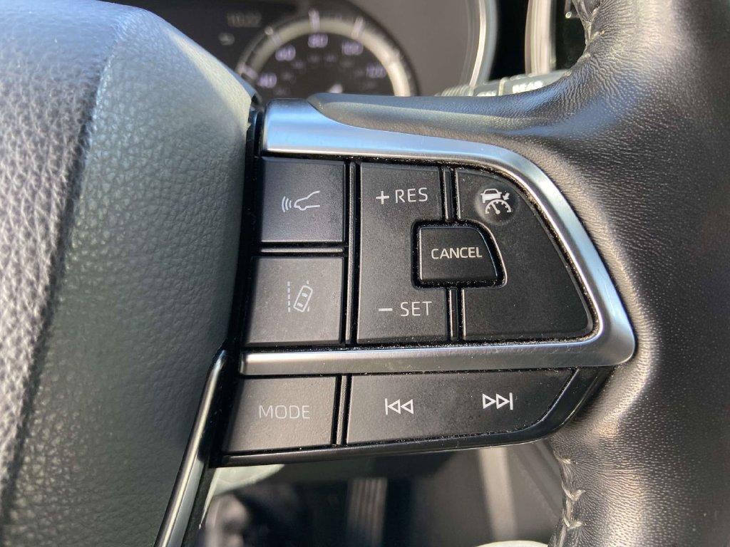 Used 2020 Toyota Highlander Platinum AWD/4WD image 32