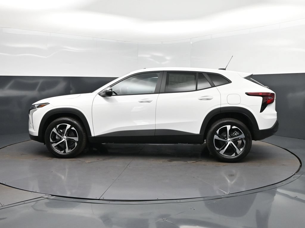 New 2026 Chevrolet Trax RS w/ Sunroof Package FWD image 4