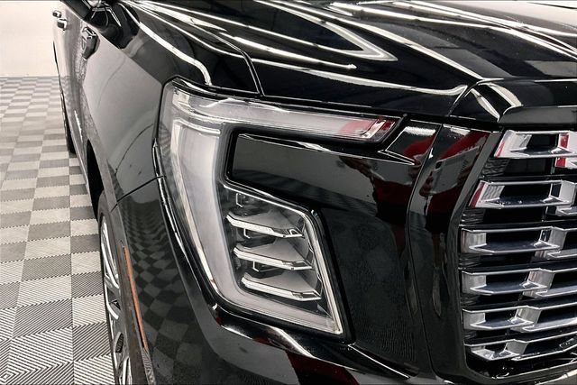 Used 2025 GMC Yukon XL Denali Ultimate AWD/4WD image 36