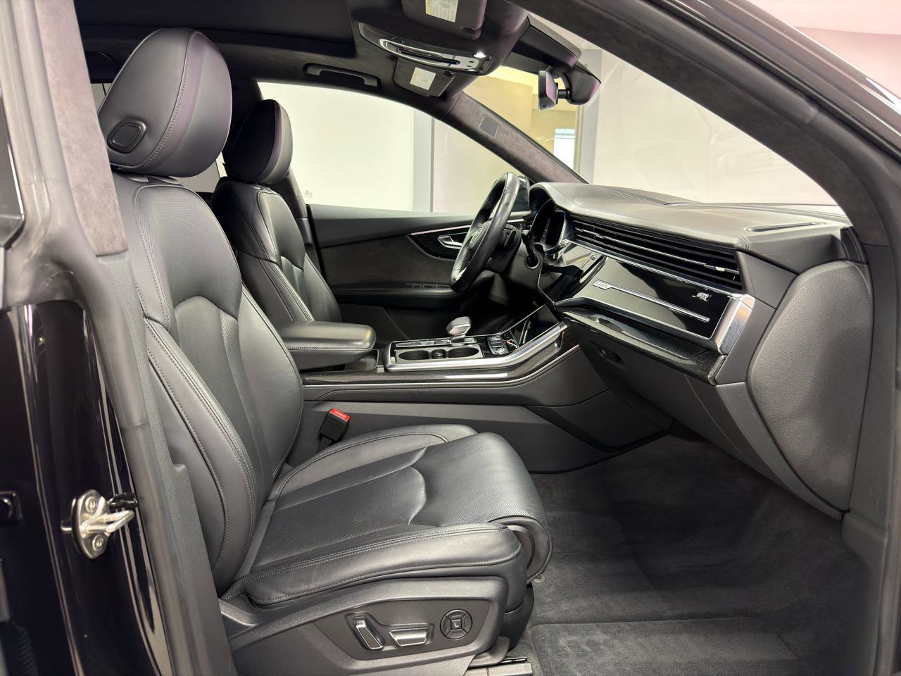 Used 2020 Audi Q8 Prestige AWD/4WD image 10