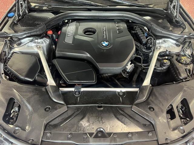 Used 2018 BMW 530i xDrive w/ Premium Package AWD/4WD image 12