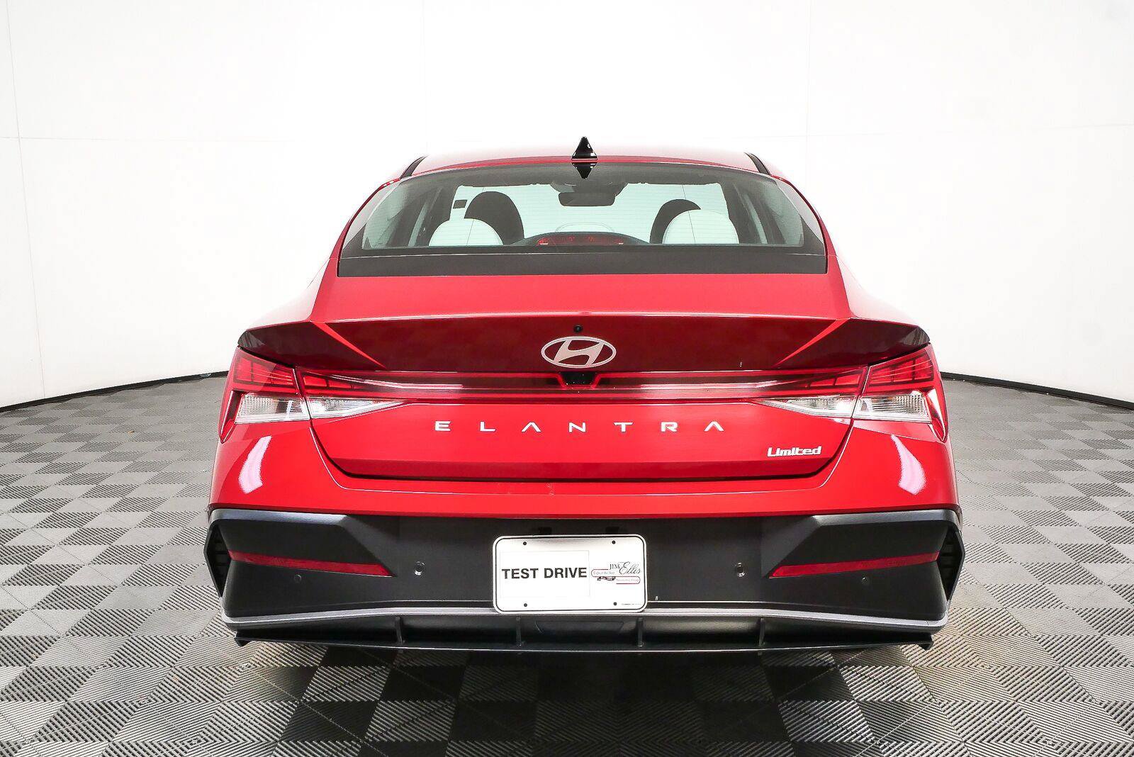 Used 2024 Hyundai Elantra Limited FWD image 29