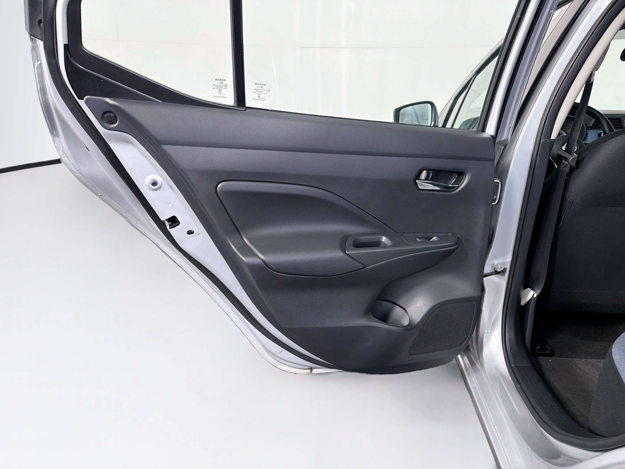 Used 2025 Nissan Versa SV FWD image 26