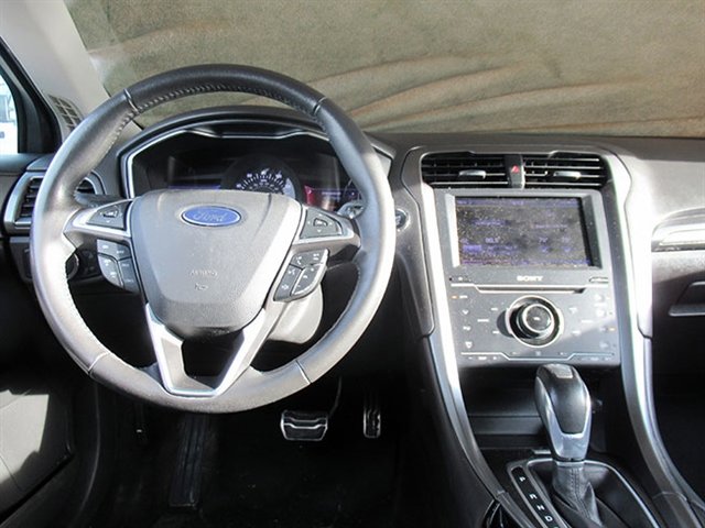 Used 2013 Ford Fusion Titanium w/ Titanium Driver Assist Pkg FWD image 17