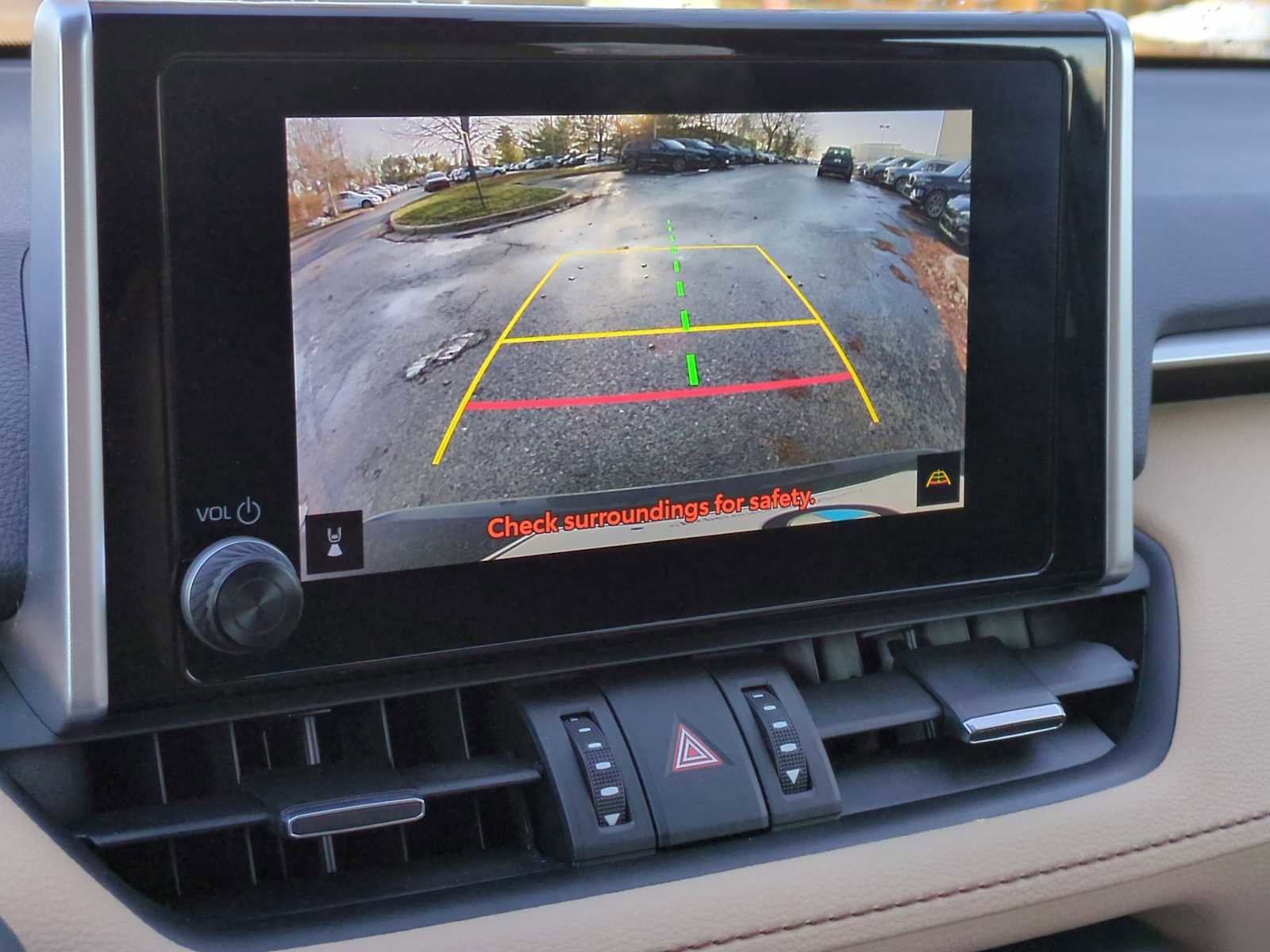 Used 2023 Toyota RAV4 XLE Premium image 31