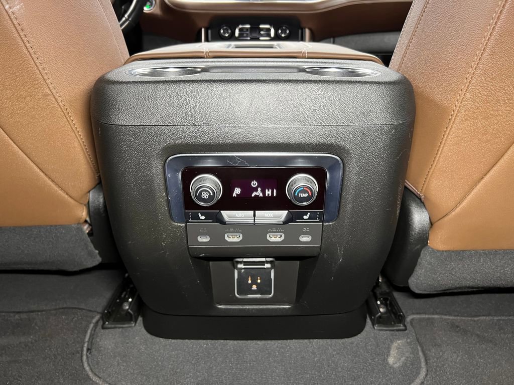 Used 2023 Chevrolet Suburban High Country w/ Advanced Technology Package image 24