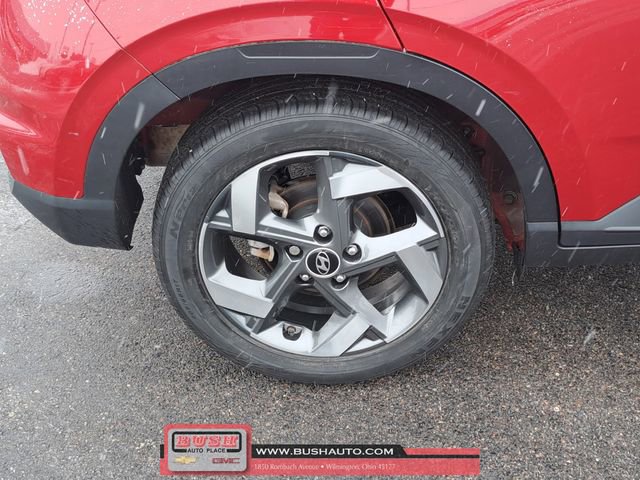 Used 2022 Hyundai Venue Limited image 5