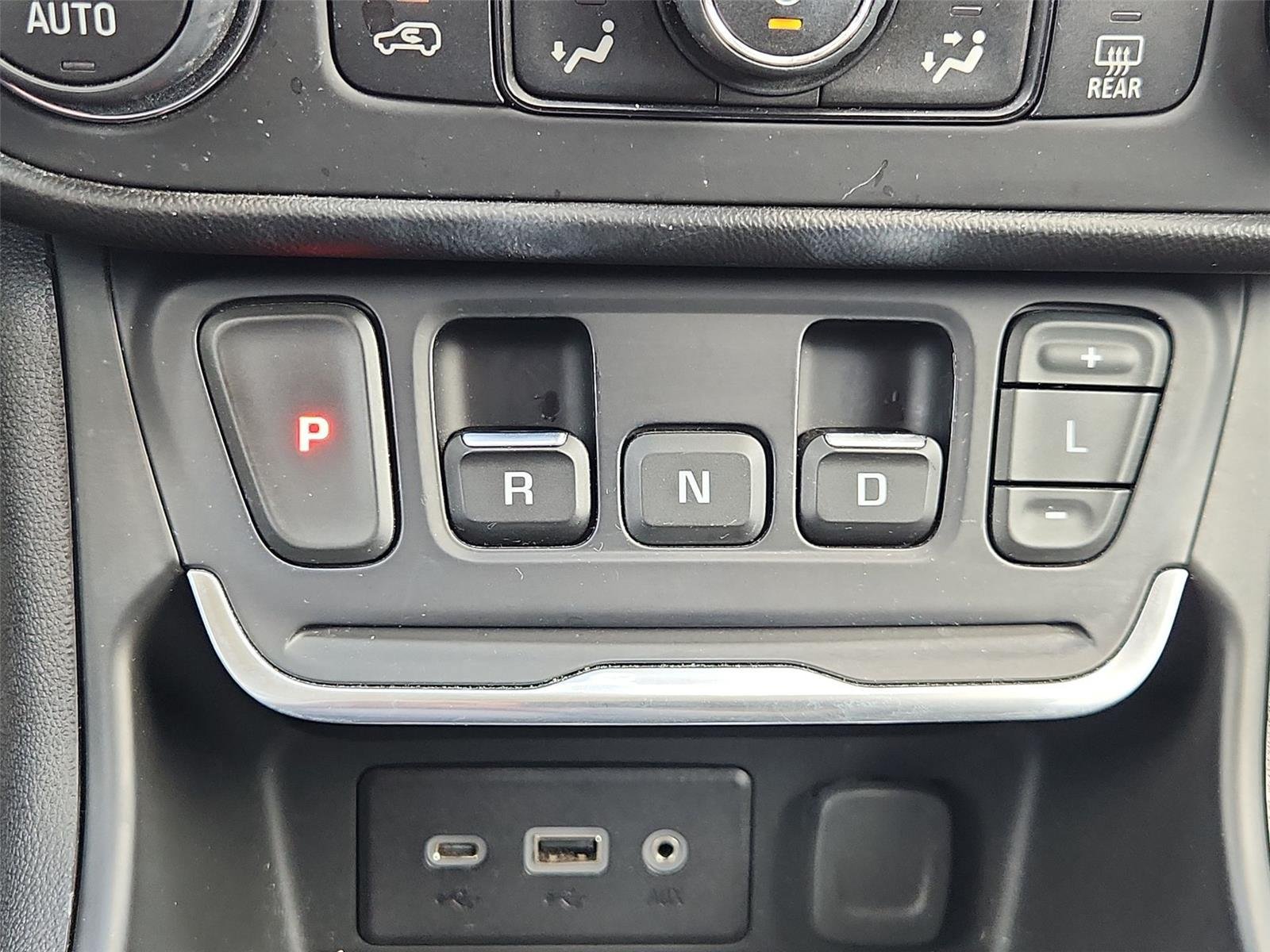 Used 2019 GMC Terrain SLE w/ Driver Convenience Package FWD image 15