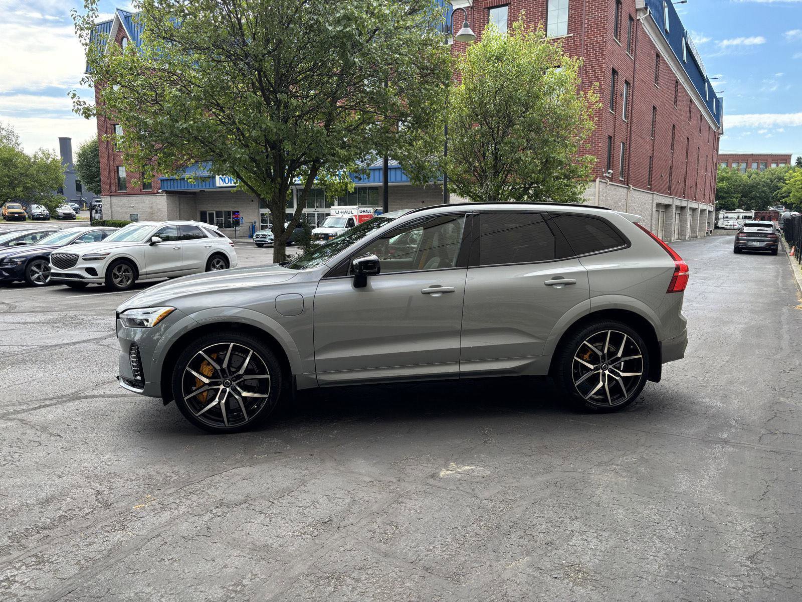Used 2025 Volvo XC60 T8 Polestar AWD/4WD image 3