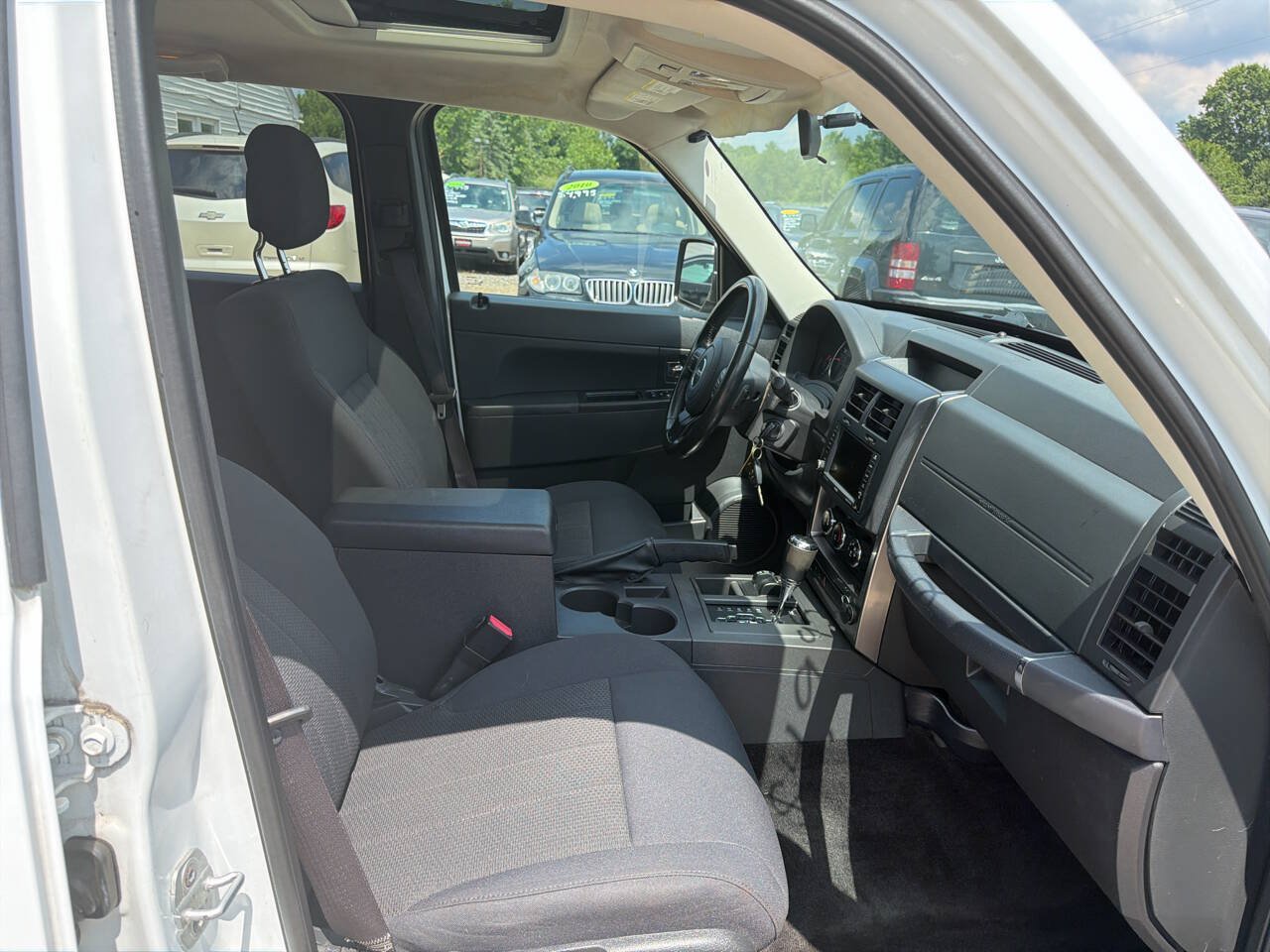 Used 2011 Jeep Liberty Sport w/ Popular Equipment Group AWD/4WD image 18