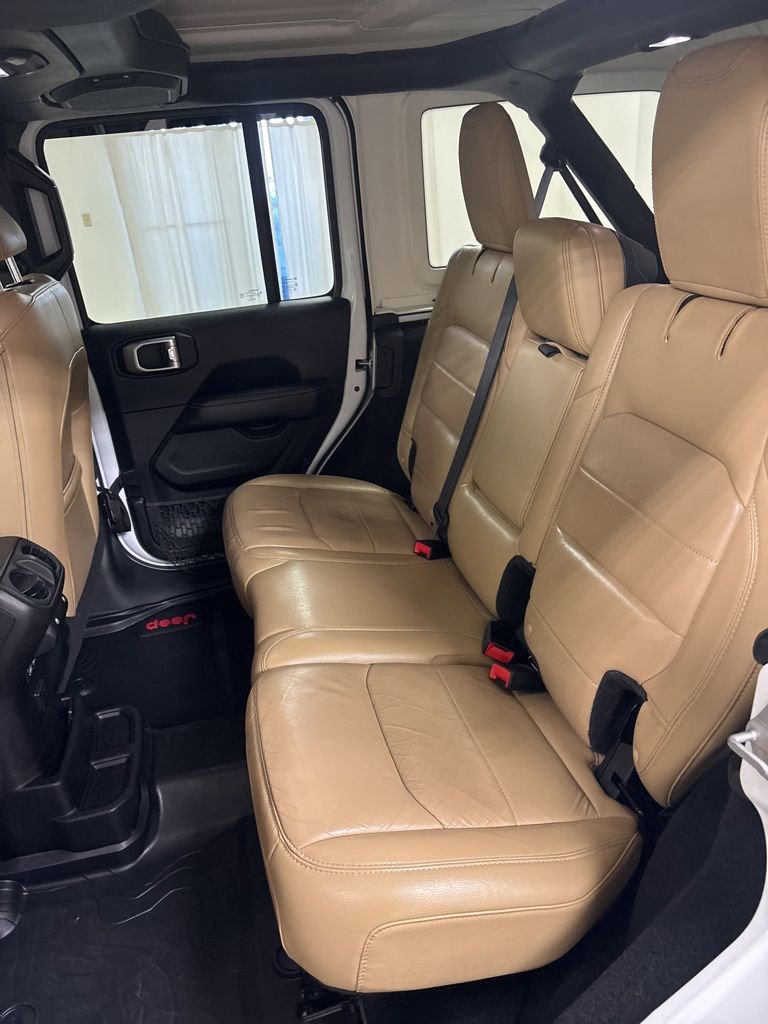 Used 2018 Jeep Wrangler Unlimited Sahara image 22