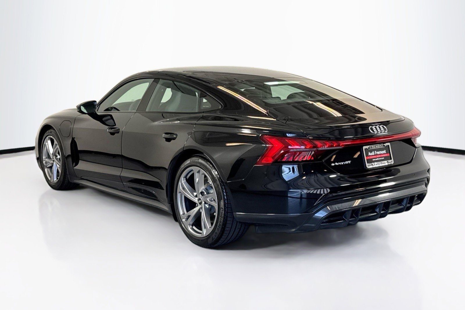 Used 2023 Audi e-tron GT Premium Plus AWD/4WD image 7