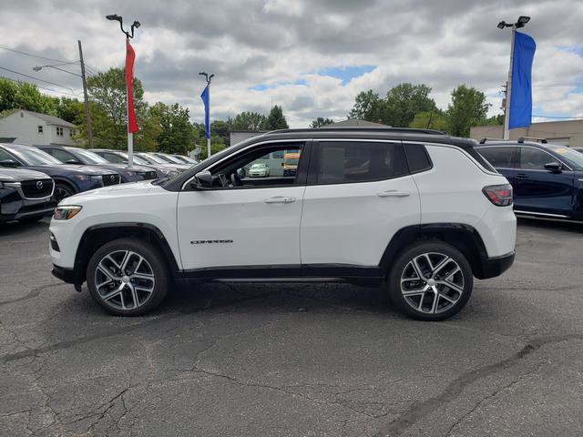 Used 2024 Jeep Compass Limited w/ Elite Group image 4