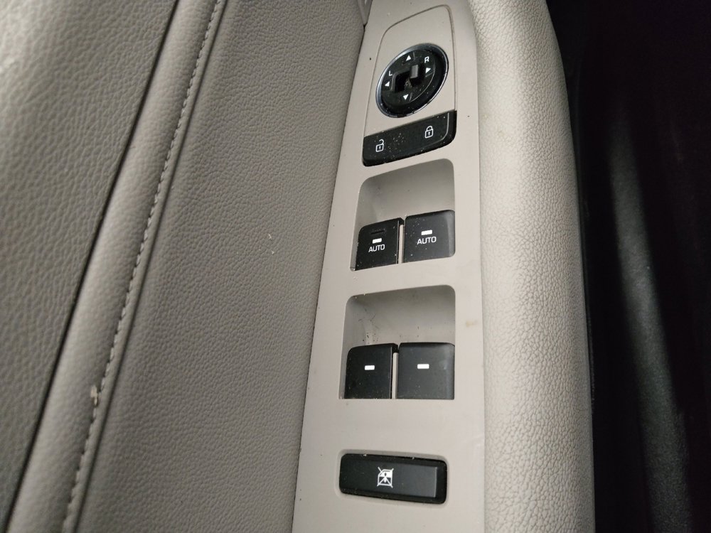 Used 2015 Hyundai Sonata Limited image 27