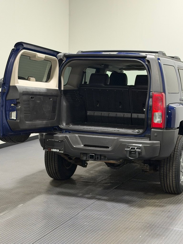 Used 2009 HUMMER H3 Alpha image 12