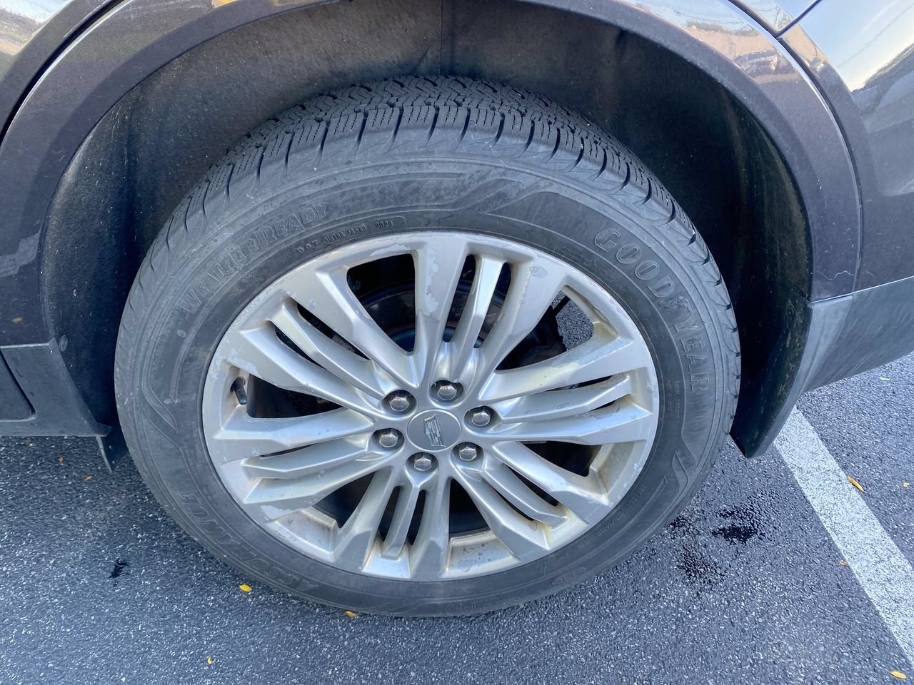 Used 2019 Cadillac XT5 Premium Luxury AWD/4WD image 2