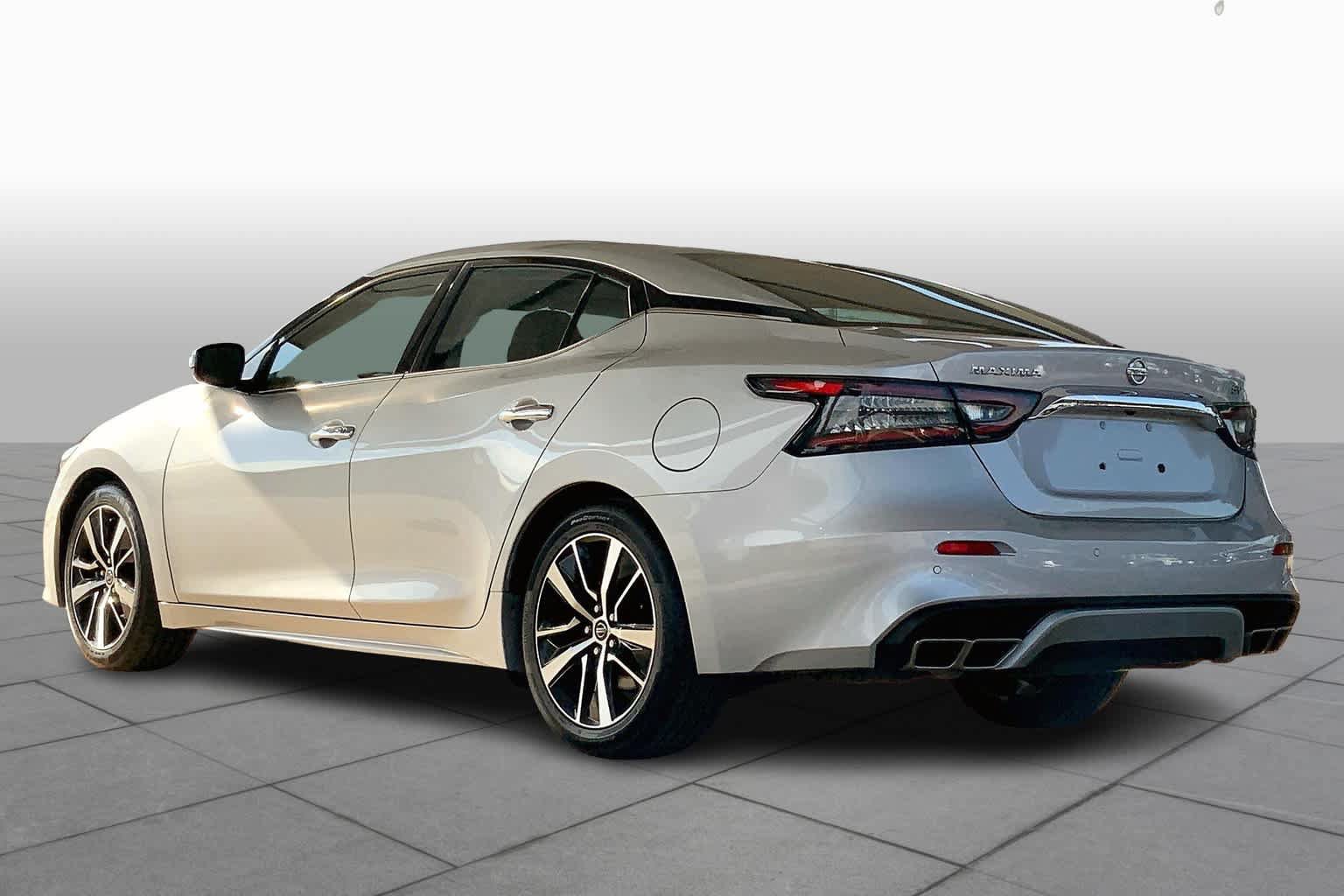 Used 2022 Nissan Maxima SV w/ Floor Mat Group FWD image 12
