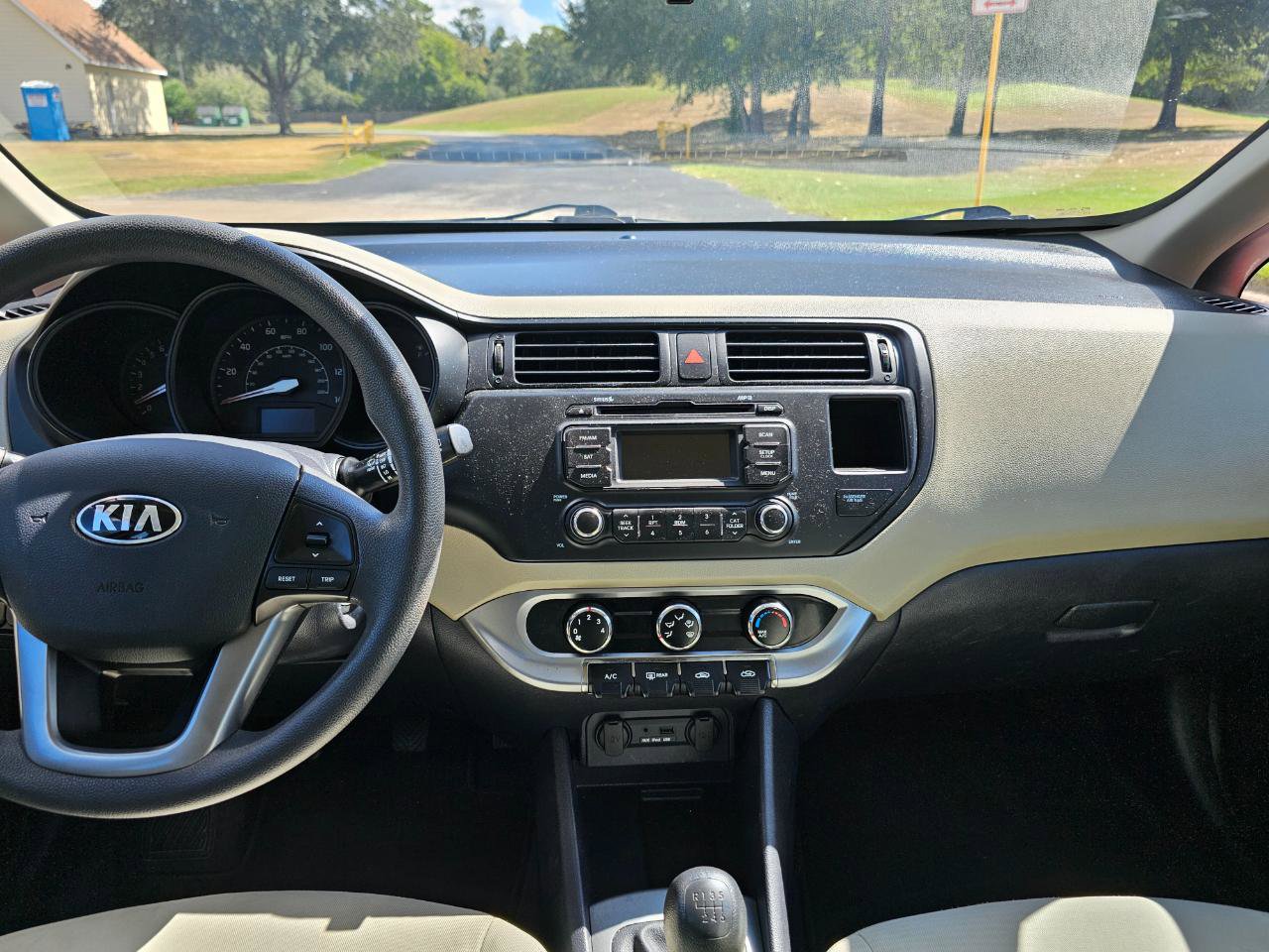 Used 2013 Kia Rio LX image 29